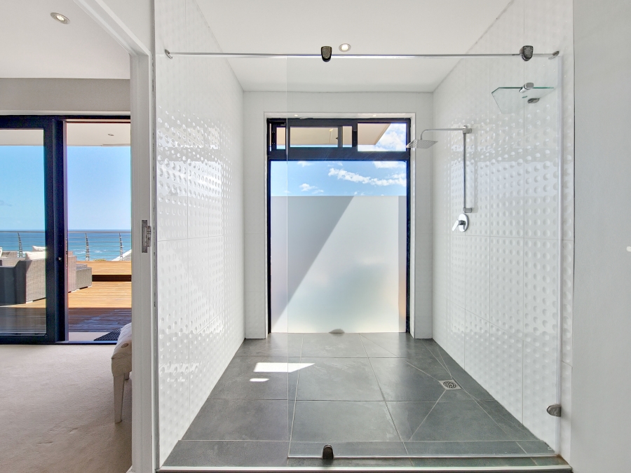 To Let 7 Bedroom Property for Rent in Camps Bay Western Cape